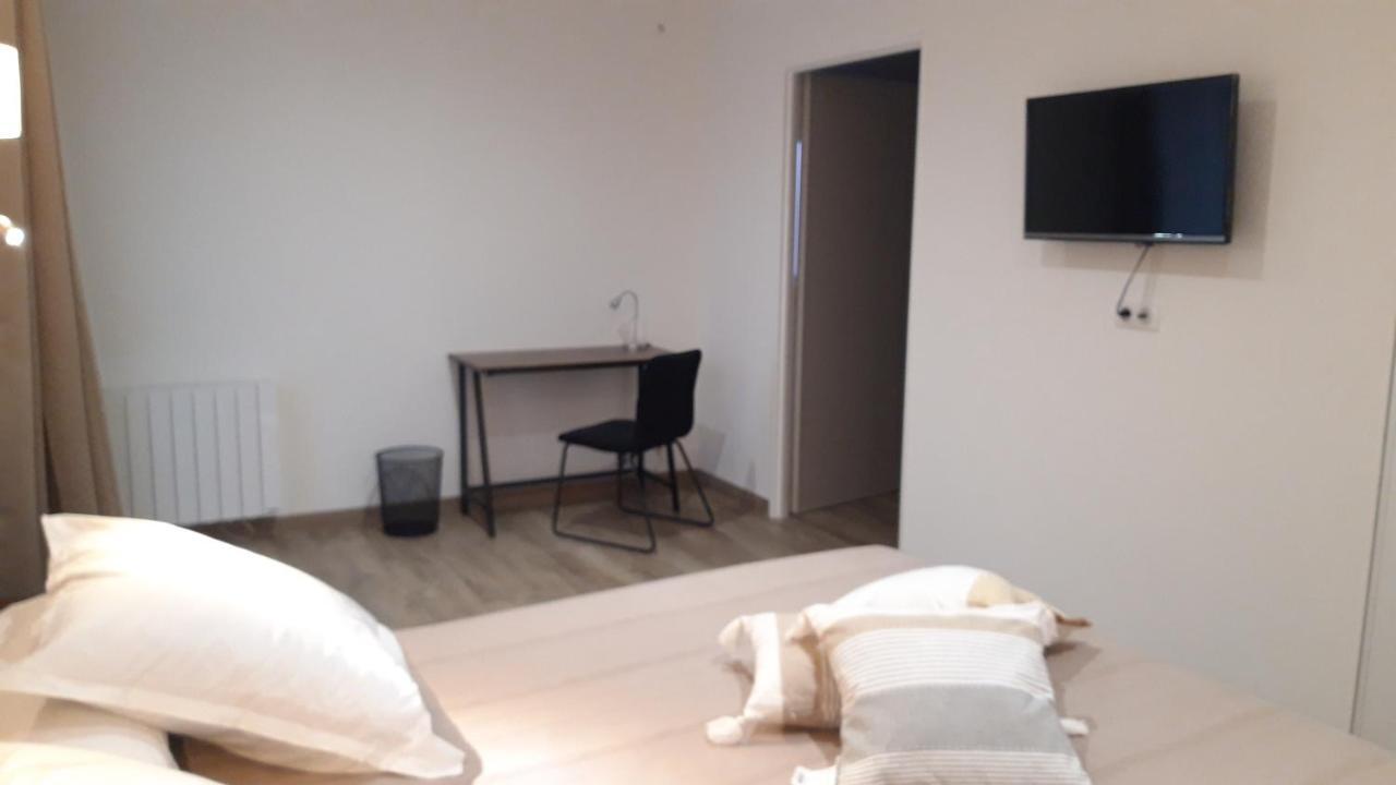Les Chambres De Lili Saint-Loup  Luaran gambar