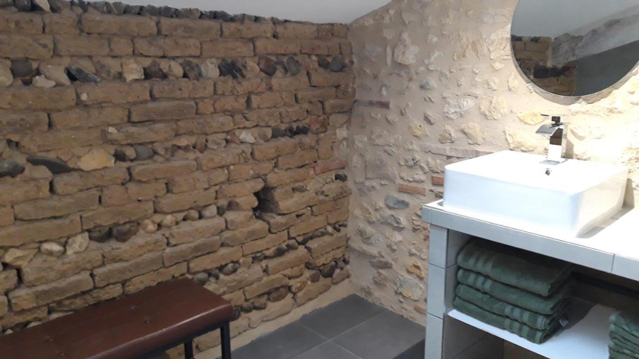 Les Chambres De Lili Saint-Loup  Luaran gambar